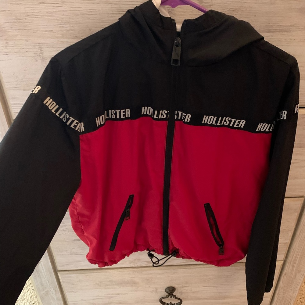 hollister windbreaker